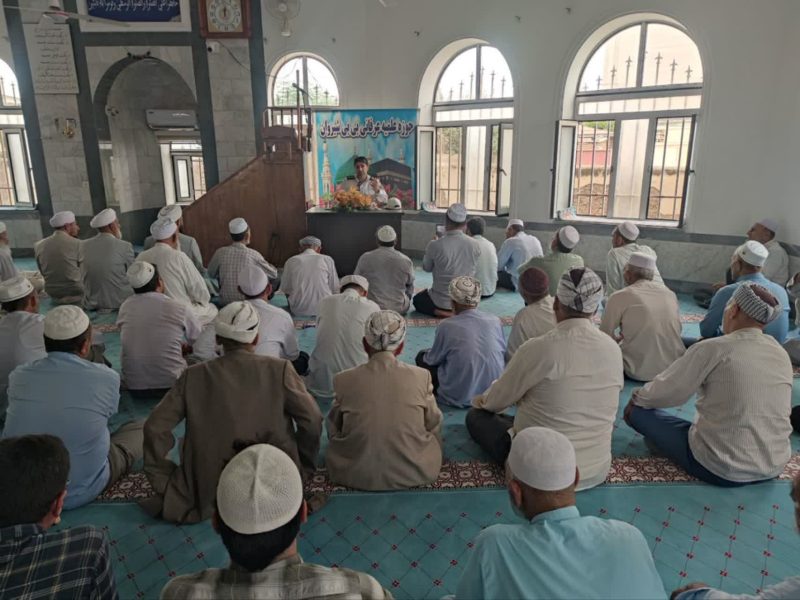 حضور در مساجد و بیان مسائل ترافیکی در بین نمازگزاران