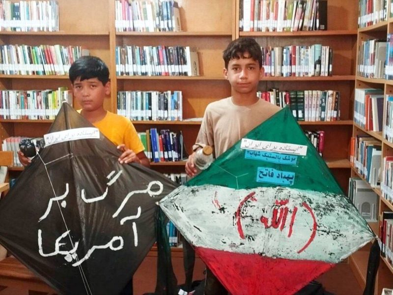 در راستای ترویج همبستگی ملی، نشاط اجتماعی و هویت‌سازی فرهنگی؛  پرواز بادبادک‌ها در آسمان خواجه‌نفس؛ جلوه‌ای از عشق به میهن در پویش «ایستاده برای ایران»