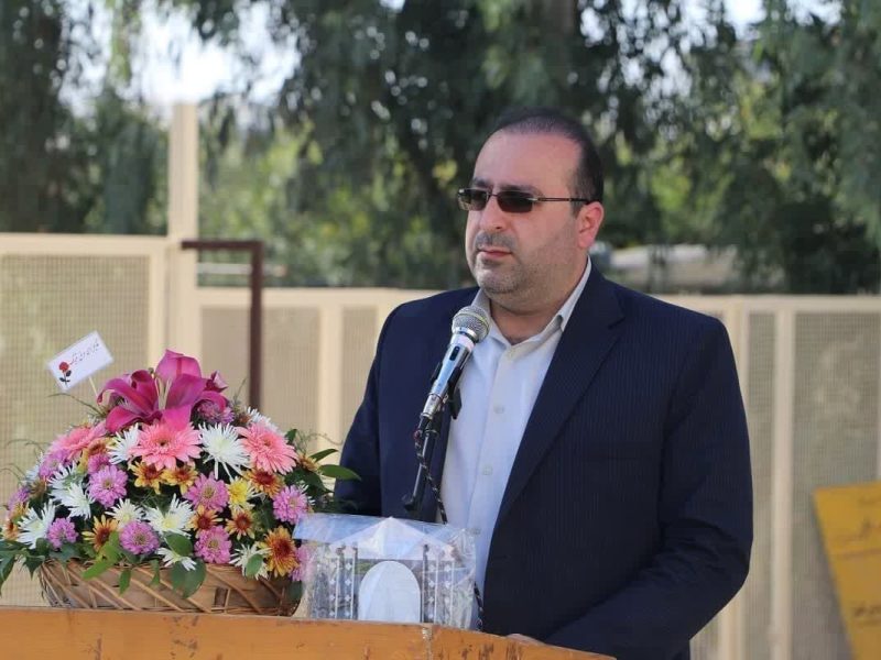 پیام تبریک مدیرکل نوسازی مدارس گلستان به مناسبت روز کارمند؛ تجلیل از تلاش بی‌وقفه خدمت‌گزاران مردم