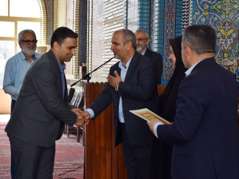 تقدیر از کارمندان نمونه ادارات شهرستان علی‌آباد کتول به مناسبت هفته دولت: گامی در راستای تقویت روحیه خدمت‌رسانی