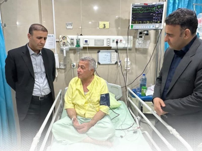 عیادت مدیرکل تأمین اجتماعی استان گلستان از رئیس کانون بازنشستگان گلستان و عضو کانون عالی بازنشستگان کشور در بیمارستان حکیم جرجانی گرگان