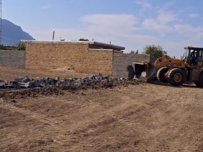 تخریب بناهای غیرمجاز در اراضی کشاورزی کلاله ؛ جلوگیری از تغییر کاربری بیش از ۴ هزار مترمربع زمین کشاورزی