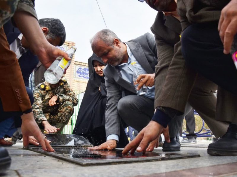 مراسم غبارروبی و عطر افشانی مزار شهدای شهرستان علیآبادکتول به مناسبت هفته بسیج