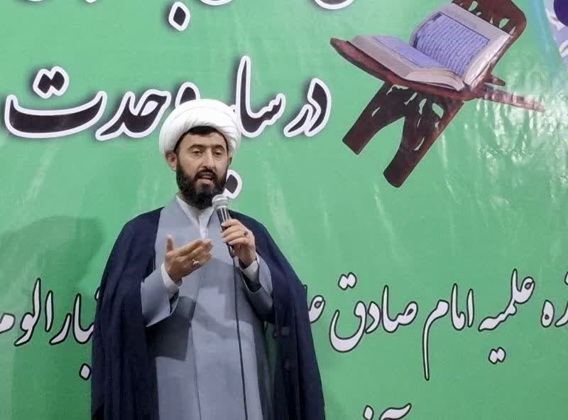 مدیر حوزه علمیه امام صادق (ع) انبارالوم: قرآن ثقل اکبر وحدت میان امت اسلام است