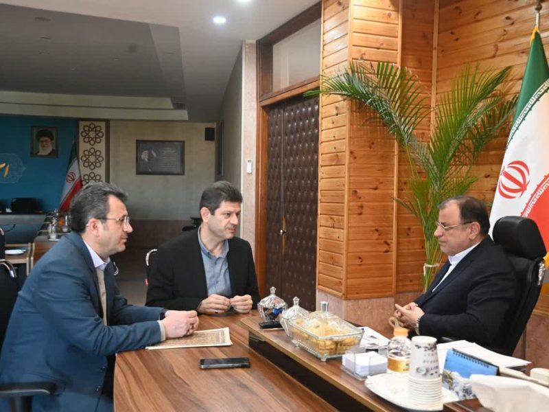 با هدف پیگیری مسکن محرومین مدیرکل کمیته امداد استان گلستان با استاندار گلستان دیدارکرد