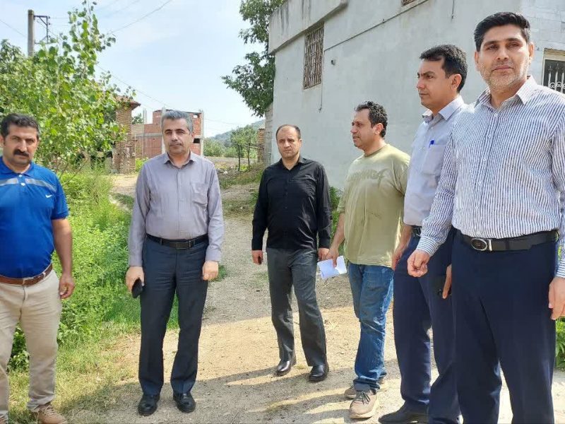 بازدید معاون شبکه مخابرات منطقه گلستان از اجرای عملیات ترنچر فیبرنوری در روستای مبارک‌آباد مینودشت
