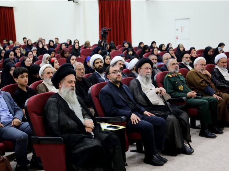 «۴۰۰۰ ترانه عشق» در گرگان؛ شعرها به یاد شهدای گلستان جان گرفتند